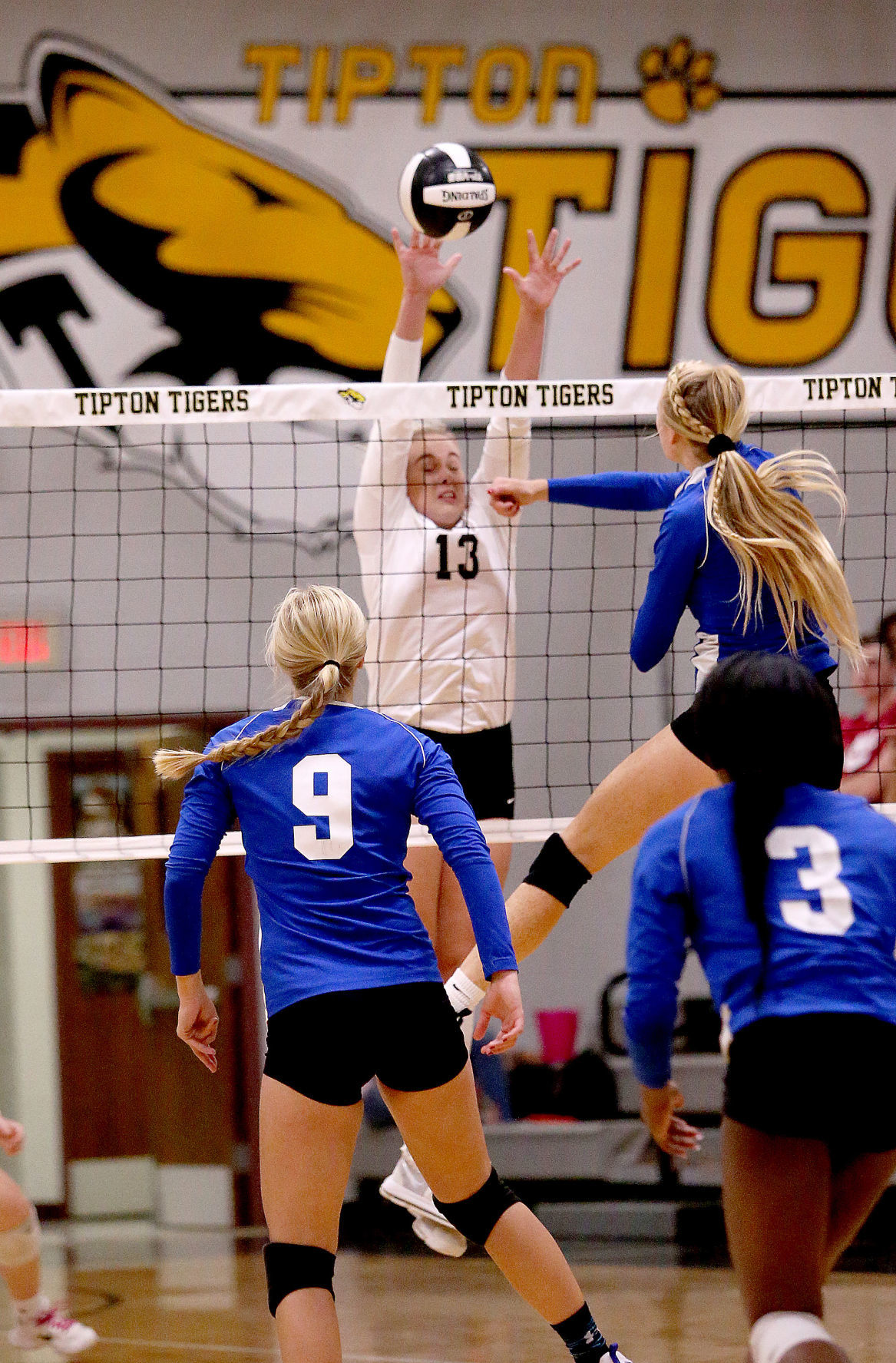 100418-Tipton-Camanche-vb-005